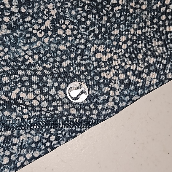 Lululemon Inspire Tight II Alberta Lake Size 4 - Picture 7 of 11